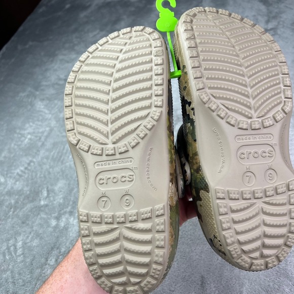 Crocs Classic‎ Camo Clogs Mens 7 / Womens 9 Veil Abstract Green Hunting NWOT - Picture 7 of 7